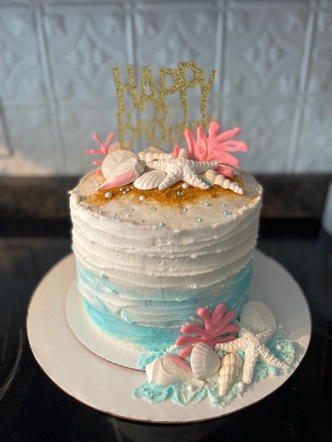 Bizcocho Aesthetic, Beach Cakes Birthday, Beach Theme Cakes, Beachy Birthday Cake, Cake Beach Birthday, Beach Theme Birthday Cake For Women, Birthday Cake Beach Aesthetic, Beach Birthday Cake For Women, Beachy Cake