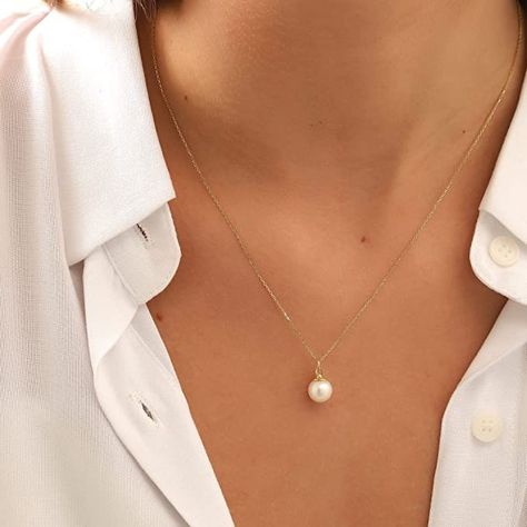 Pearl Necklace Single, Singular Pearl Necklace, Silver And Pearl Necklace, Modern Pearl Necklace Design, White Pearl Gold Necklace, Simple Pearl Pendant, Gold Necklace Design, Website Aesthetic, Big Pearl Necklace