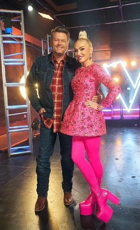 Gwen Stefani and husband Blake Shelton Gwen Stefani Blake Shelton, Gwen Stefani The Voice, Gwen Stefani And Blake Shelton, Blake Shelton Gwen Stefani, Gwen And Blake, Blake Shelton And Gwen, Gwen Stefani And Blake, About Relationship, Blake Shelton