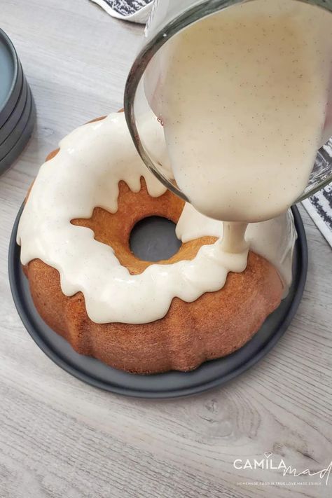 White Chocolate Glaze Recipe, Condensed Milk Glaze, Marshmallow Glaze, Vanilla Glaze Recipe, Confectioners Sugar Glaze, Chocolate Glaze Recipes, Icing Glaze, Glaze For Cake, Vanilla Glaze