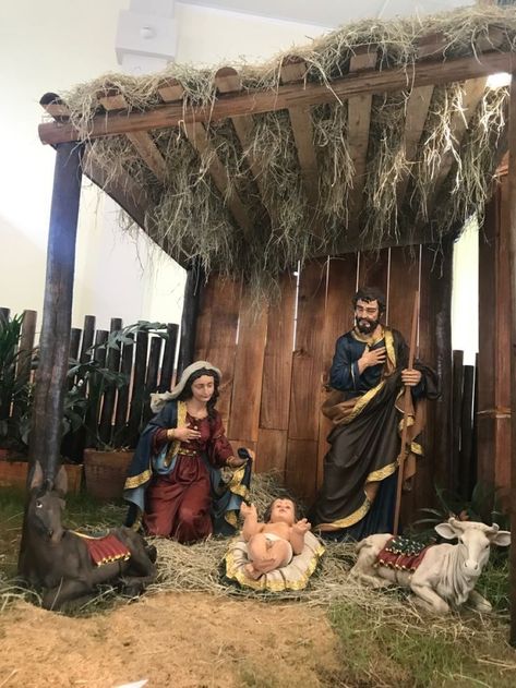 Outdoor Manger Scene, Pesebres Navidad Ideas Grandes, Pesebres Navidad Ideas, Christmas Nativity Scene Diy, Christmas Nativity Scene Display, Christmas Crib Ideas, Nativity Scene Diy, Nativity Scene Display, Diy Christmas Deco