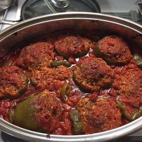 June Meyers Auth Hungarian Stuffed Green Peppers (Toltottpa Hungarian Stuffed Peppers, Green Peppers, Pot Meals, Ground Pork, Bell Peppers, Food Reviews, What To Cook, Clean Hands, Stuffed Green Peppers