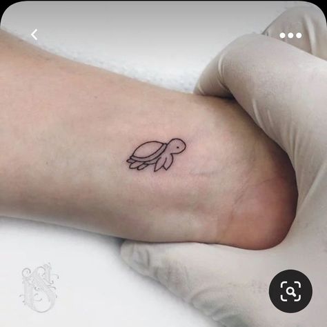 Turtle Tattoo On Wrist, Baby Turtle Tattoo, Tattoos Turtle, Tattoo Allergy, Snowboarding Tattoo, Small Turtle Tattoo, Tortoise Tattoo, Turtle Tattoos, Cute Animal Tattoos