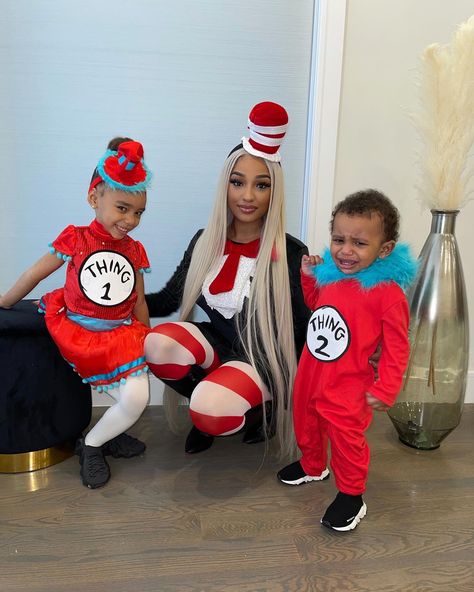 Parents With Baby, Ariel Halloween Costume, Family Themed Halloween Costumes, Amazing Halloween Costumes, Themed Halloween Costumes, Mickey Mouse Costume, Matching Halloween Costumes, Clever Halloween Costumes, Cute Couple Halloween Costumes