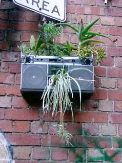 BoomBox Planter Recycled Planters, Guerrilla Gardening, Old Radio, Planting Pots, Patio Pergola, Have Inspiration, Diy Recycle, Diy Planters, Little Garden