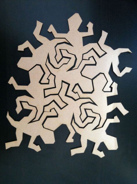 Tessellating Lizards! Tessellation Patterns, Scroll Saw Patterns Free, Mc Escher, Animal Puzzle, Wood Puzzles, Wooden Shapes, Scroll Saw Patterns, Lizards, Laser Cut Wood