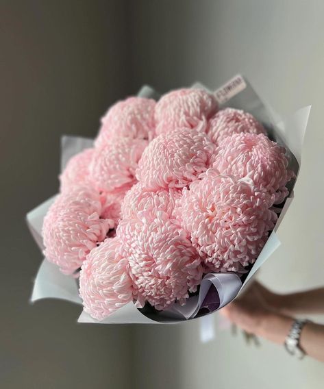 Chrysanthemum Pink, Chrysanthemum Bouquet, Luxury Flower Bouquets, Fancy Flowers, Florist Design, Prettiest Bouquet, Beautiful Flowers Photography, Boquette Flowers, Flower Business