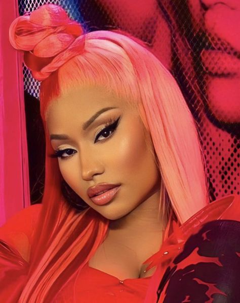 Nicki Minaj Winged Eyeliner, Nicki Minaj Portrait Reference, Nicki Minaj Red Hair, Nicki Minaj Pics, Nicki Minaj Makeup, Nikki Manaj, Queen Of Rap, Nicki Minaj Concert, Nicki Minaj Hairstyles