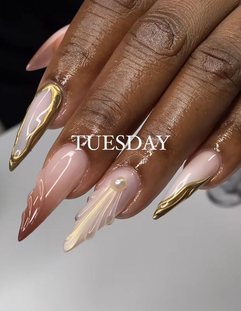 Nails With Gel Designs, Gold Tipped Acrylic Nails, Gold Mermaid Nails, Fall Birthday Nails Almond, Cute Pointy Nails, Ethereal Nail Design, Ethereal Nails Almond, Seashell Nails Acrylic, Almond Nail Sets