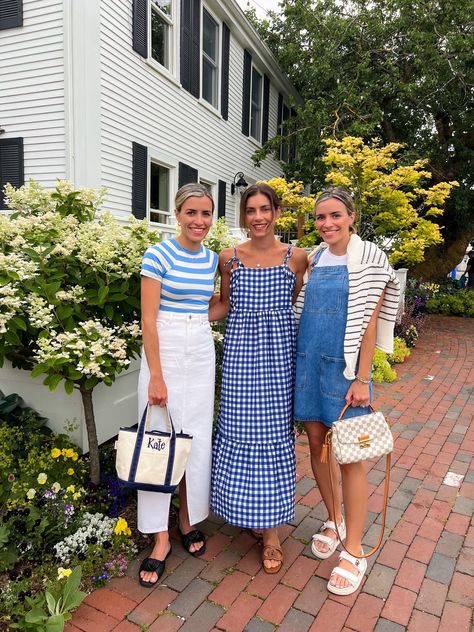 East Coast Casual Outfits, Classic New England Style Outfit, Cape Cod Winter Outfit, Hamptons Vacation Outfit, Montauk Aesthetic Outfits, Coastal Maine Outfits, Cape Cod Outfit Spring, Cape Cod Wedding Guest Outfit, Coastal Grandmother Aesthetic Summer