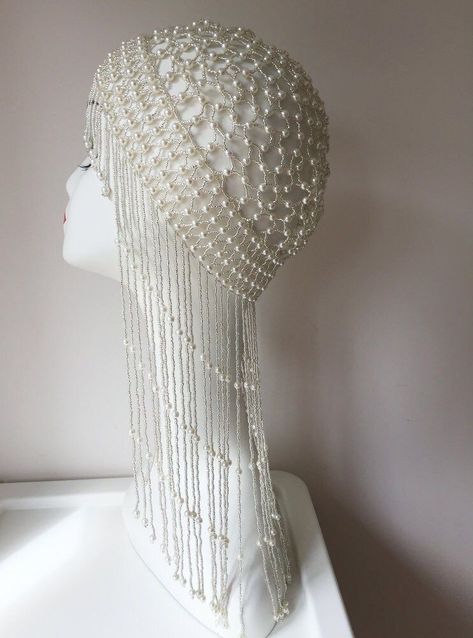 Pearl Hat, Gatsby Accessories, Beads Clothes, Beaded Headpiece, Statement Hat, Estilo Hijab, Pearl Headpiece, Pearl Accessories, Head Dress