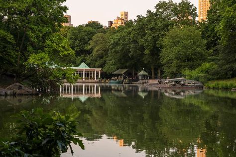 NYC's Iconic Central Park Boathouse Will Reopen After Closing Last Year Loeb Boathouse, New York City Central Park, When Harry Met Sally, Victorian Buildings, Nyc Park, Park Landscape, Yankee Stadium, Capital Investment, Row Boat