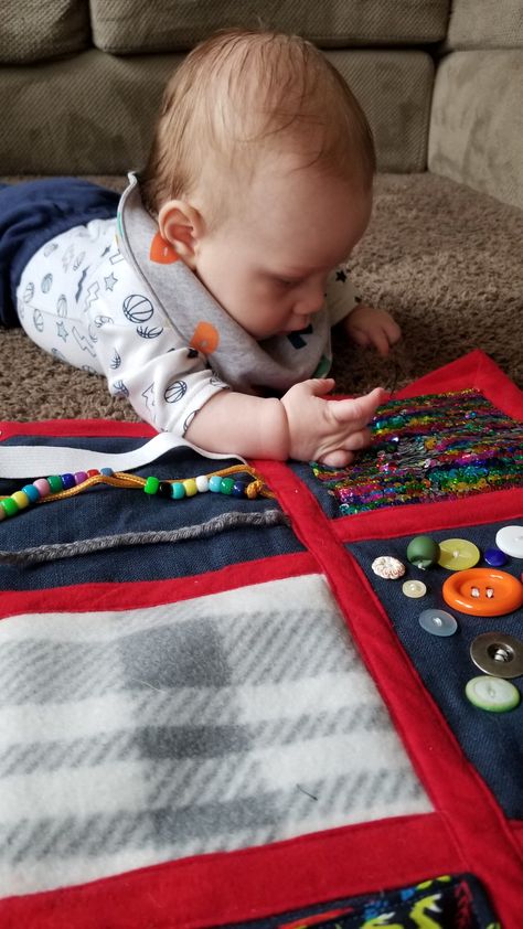 Infant Sensory Mat Sewing Project - Mimi's Lake Life Baby Play Mats, Sensory Sewing Projects, Sensory Blankets For Babies, Sensory Mat, Sensory Mats Diy, Baby Play Mat Diy Sewing, Diy Baby Play Mat, Baby Tummy Time Mat, Sensory Baby Blanket