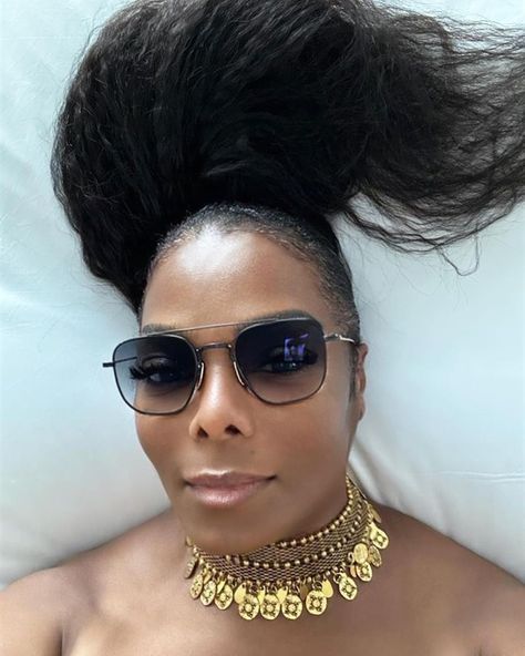 Huge textured natural hair ponytail | Photo via Janet Jackson (IG) A High Ponytail, Natural Hair Ponytail, Main Character Energy, Metallic Lips, Voluminous Curls, High Ponytail, Hair Ponytail, Slick Hairstyles, Hair Laid