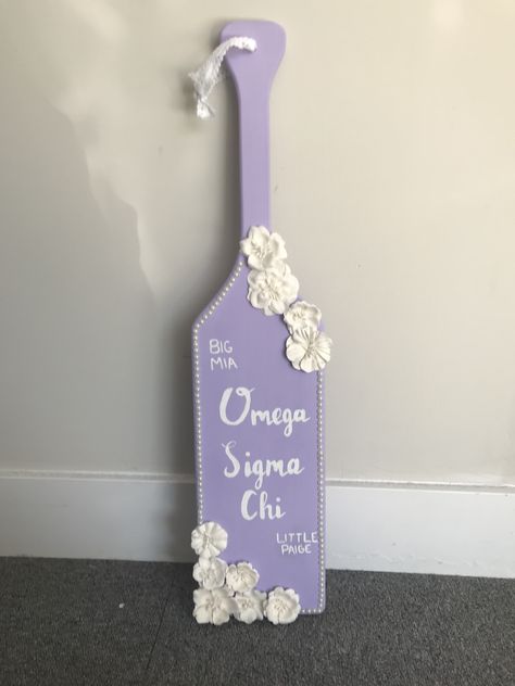 Paddle I made for my little’s initiation! Resin Paddle Sorority, Purple Paddle Sorority, Purple Sorority Paddles, Sorority Paddles Ideas Simple, Greek Paddles Sorority, Sorority Paddles Ideas, Paddle Sorority Big, Phi Mu Crafts, Sisterhood Ideas