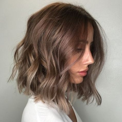 Short Hair Cuts For Round Faces, Nail Makeup, Brunette Bob, Perfect Ten, Brunette Balayage, Makeup Salon, Round Face Haircuts, Short Wavy Hair, Air Brush