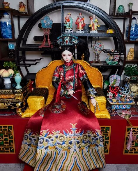 Chinese Dolls Vintage, Abc Wallpaper, Obitsu Dolls, Korean Doll, Chinese Jewerly, Chinese Folk Art, Ruyi's Royal Love In The Palace, Chinese Dolls, Chinese Traditional Costume