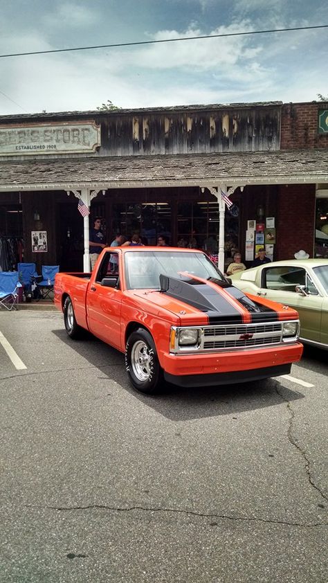 Wades Drag truck. Drag Truck, S10 Truck, Snake Enclosure, Chevy Luv, Race Truck, Chevrolet S 10, Muscle Truck, S10 Pickup, Dropped Trucks