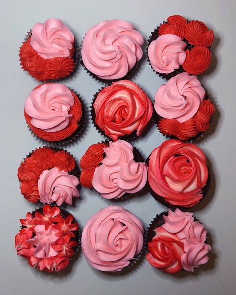 Red And Pink Cupcakes, Fuschia Cupcakes, Pink Heart Cupcakes, Hot Pink And Light Pink Cupcakes, Pink And White Swirl Cupcakes, Red Cupcakes, Pink Frosting, Pink Cupcakes, Wedding Cupcakes