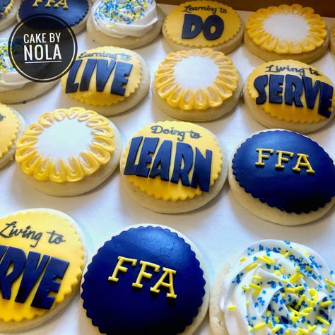 I do love my FFA girl…#cookiedecorating #fondantcookies #instacookie #cookiesofinstagram #decoratedsugarcookies #cookiestagram #marshmallowfondant #buttercreamcookies #decoratedcookies #ffa #ffacookies #southholtffa Ffa Cookies Decorated, Ffa Graduation Party Ideas, Ffa Banquet Ideas Decorations, Ffa Cupcakes, Ffa Cookies, Ffa Banquet Ideas, Ffa Banquet Decorations, Ffa Fundraiser, Ffa Scrapbook