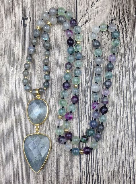 Stone Beaded Necklace, Necklace Diamond, Chain Necklaces, Labradorite Pendant, Beaded Necklaces, Bijoux Diy, Precious Jewelry, Moon Stone, Jewelry Designs