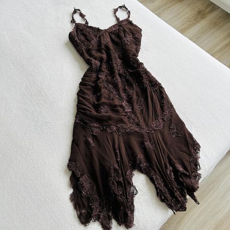 Dark Fairy Outfit, Fairy Grunge Core, Grunge Prom Dress, Brown Wedding Dress, Grunge Dresses, Harness Outfit, Grunge Core, Dream Fairy, Dark Brown Dress