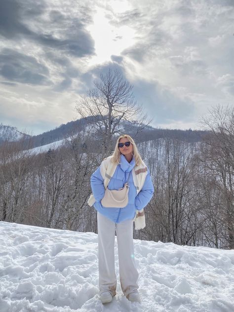 Spiti Valley Outfit Women, Blue Snow Outfit, Packing For New Zealand, Valley Outfit, Euro Winter, Canada Life, Italy Winter, Vacation Fits, Winter Outfits Snow