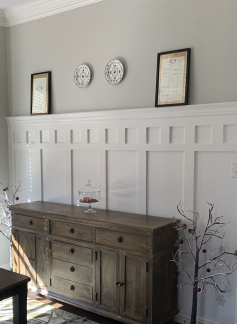 Dining room wainscoting with Sherwin Williams repose grey and pure white for the trim Grey Wall White Trim Living Room, Vertical Wainscoting Bedroom, Paint Colors With White Wainscoting, Dining Room Wainscoting Farmhouse, Wood Wall Dining Room Ideas, Farmhouse Wanescoting Ideas, White Wainscoting Gray Walls, Front Entry Wainscotting, Cottage Style Paneling