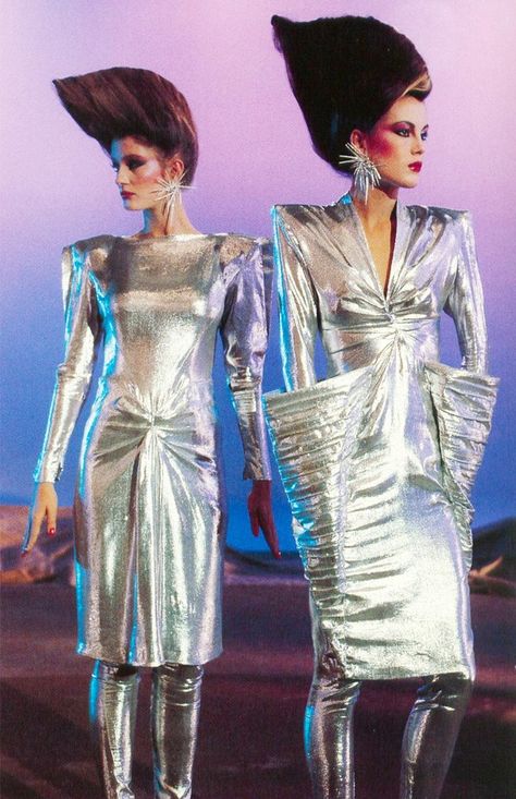 Thierry Mugler, 1979 Retro Futuristic Fashion, Retro Futurism Fashion, Space Age Fashion, Futurism Fashion, Sci Fi Fashion, Space Fashion, Fashion 80s, Grace Jones, Fantasias Halloween