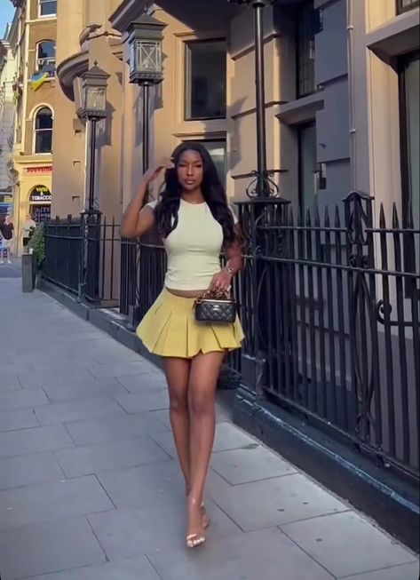 Skirt Outfits Black Women, Baddie Closet, Yellow Skirt Outfits, Fem Style, Vegas Outfits, Holiday Fits, Decades Fashion, Outfits Black Women, Classy Feminine