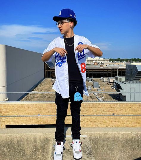 Mlb Jersey Outfit Men, Baseball Jersey Outfit Men, Teenager Outfits Boys, 2022 Streetwear, Dodgers Outfit, Baseball Jersey Outfit, Drip Clothing, Vacation Outfits Men, Sneaker Outfits