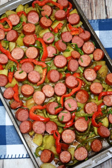 Oven Roasted Sausage and Potatoes - From Gate To Plate Ww Potatoes, Oven Roasted Sausage, Sausage Potatoes And Peppers, Roasted Sausage, Sausage And Vegetables, Ww Dinners, Potato Baked, Sausage And Potatoes, Complete Meals