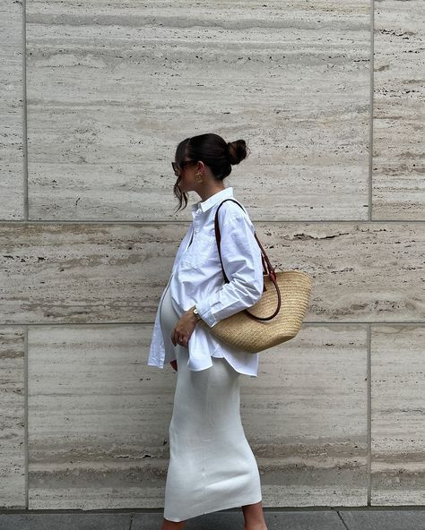 My favorite little tones 🍦 OUTFIT DETAILS🤍 ( comment SHOP and I’ll send the links🫶🏼) Top & bag @sezane Skirt @loandjayne Earrings & Sunnies @amazonfashion — fashion inspo, bump fashion, dress the bump, cute bump style, summer bump style inspo, summer fashion inspo, neutral summer fashion tones, neutral women’s fashion, pregnancy style, maternity style https://liketk.it/4MvpO