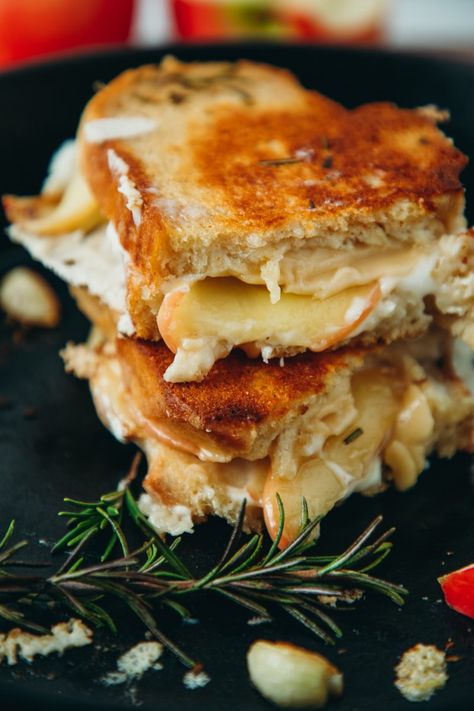 Garlic & Rosemary Grilled Cheese with Apple - Liv B. Rosemary Grilled Cheese, Brie And Apple Grilled Cheese, Apple And Brie Grilled Cheese, French Onion And Apple Grilled Cheese, Dairy Free Grilled Cheese, Arugula Grilled Cheese, Fancy Grilled Cheese, Pizza Grilled Cheese, Classic Grilled Cheese