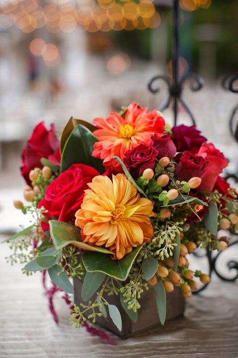 Spanish Inspired Wedding, October Wedding Colors, Thanksgiving Floral Arrangements, Thanksgiving Floral, Red Wedding Flowers, Fall Flower Arrangements, Fresh Flowers Arrangements, Burgundy Flowers, Orange Wedding