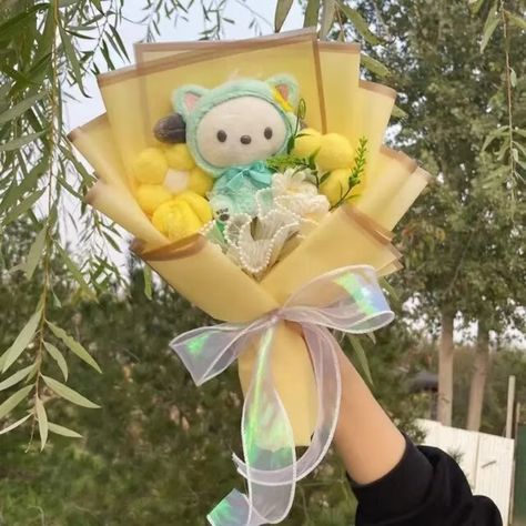 Plushie Bouquet, Cute Bouquets, Plush Bouquet, Traditional Flowers, Unique Bouquet, Kuromi Cinnamoroll, Colorful Bouquet, Rose Soap, Flower Soap