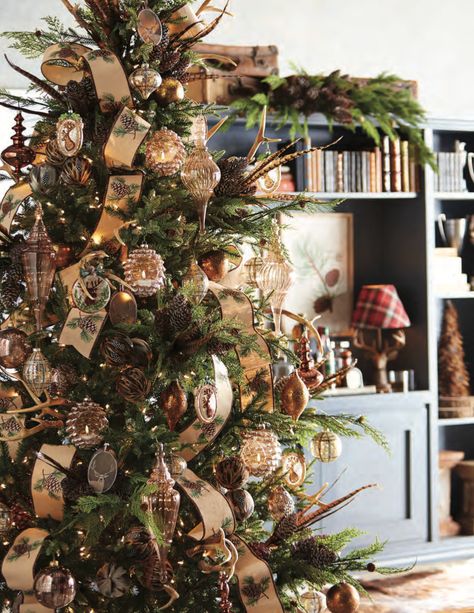 Raz 2022 Christmas Trees, Rustic Christmas Tree With Ribbon, Antlers In Christmas Tree, Christmas Tree Decoration Ideas 2023, Christmas Tree 2022 Trends Decoration, Cozy Cabin Christmas Tree, Brown And Rust Christmas Tree, Raz Christmas 2022, Pheasant Christmas Tree