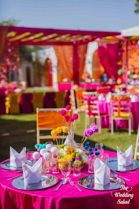 Pom pom table decor Decor For Indian Wedding, Creative Wedding Centerpieces, Mehendi Decor Ideas, Mehendi Decor, Creative Centerpieces, Mehndi Decor, Creative Tables, Boda Mexicana, Wedding Register