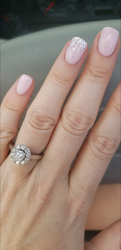 Blush Pink Wedding Nails For Bride, Dip Nails Ideas Wedding, Simple Wedding Nails Almond, Simple Nails For Wedding Guest, Nail Wedding Guest, Bridal Shower Nails For Bride Dip, Dip Nails Wedding, Wedding Guest Nail Ideas, Simple Nails For Wedding