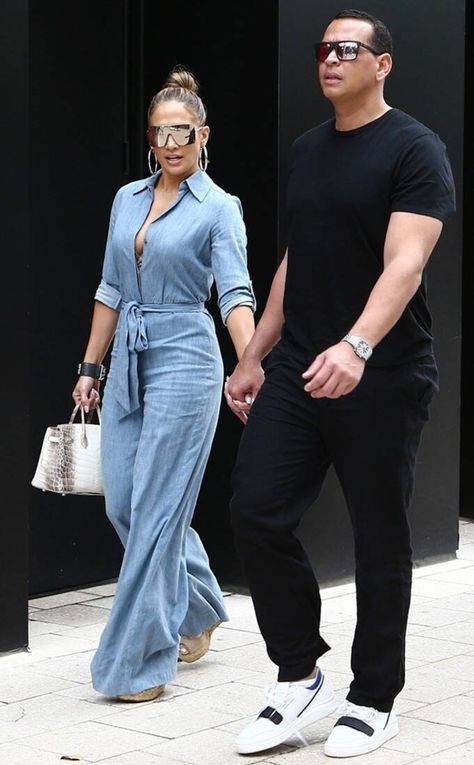 Jennifer Lopez & Alex Rodriguez from The Big Picture: Today's Hot Photos | E! Online Jennifer Lopez Style, Jennifer Lopez Outfits, Jlo Style, J Lo Fashion, Look Jean, Alex Rodriguez, Mode Boho, Looks Chic, Fashion Mode