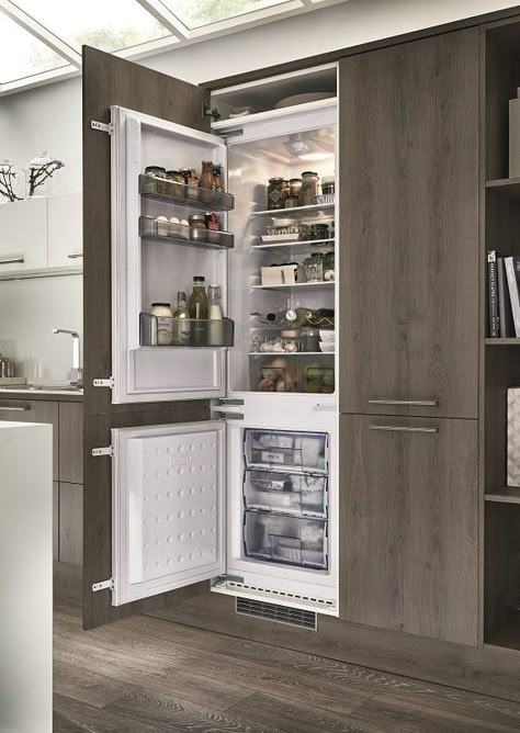 The Lamona integrated fridge freezer looking stylish in the Greenwich Dark Grey Oak Kitchen from the Universal Collection by Howdens Joinery. Visit our website to find out more. Kitchen Integrated Fridge, Integrated Kitchen Design, Inbuilt Refrigerator In Kitchen, Kitchen With Integrated Fridge, Kitchen Design With Fridge, Kitchen Ideas With Fridge, Inbuilt Fridge Kitchen, Modern Fridge Design, Fridge In Cupboard