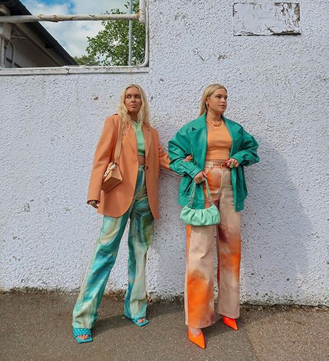 6 Color Combos Inspired by Olivia and Alice to Spice up Your Wardrobe Colour Clash Outfits, Bold Fashion Outfits, Conference Outfit, Colour Clash, Tight Dress Outfit, Color Combos Outfit, Color Blocking Outfits, Orange Outfit, Fashion Portfolio