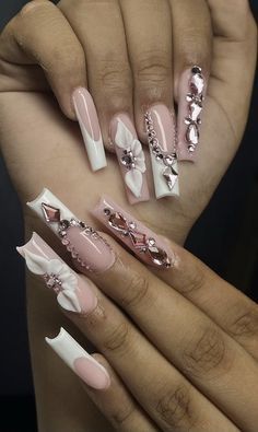 Prom Nail Ideas Rose Gold, Heart Gems Nails, Rose Gold Nails Acrylic For Quince, Rose Gold Pink Nails, Rose Gold Quince Nails, White Quince Nails, Pink And Gold Nails Acrylic, Rose Gold Acrylic Nails, Pink And Rose Gold Nails