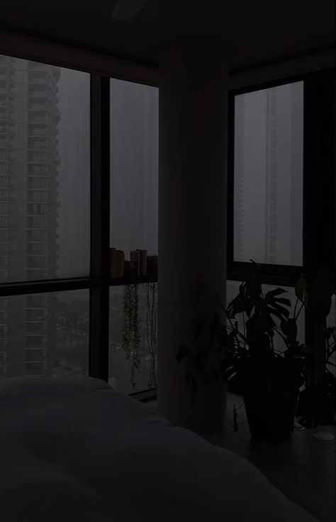 Rain Wallpaper Aesthetic, Dark Homescreen, City Rain, Wallpapers Dark, Wallpapers Beautiful, Rainy Day Aesthetic, Apartment View, Wallpaper Beautiful, Wallpaper Landscape