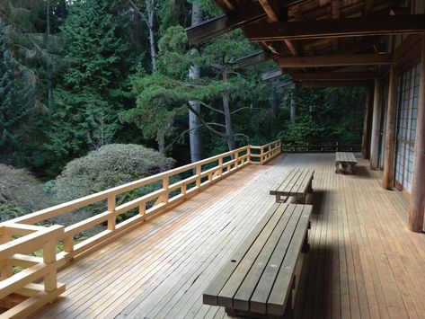 Japanese Porch Ideas, Japanese Porch, Japanese Garden House, Porch Rails, Cob Building, Tub Deck, Houses In Japan, House Porch, Japanese Tea House