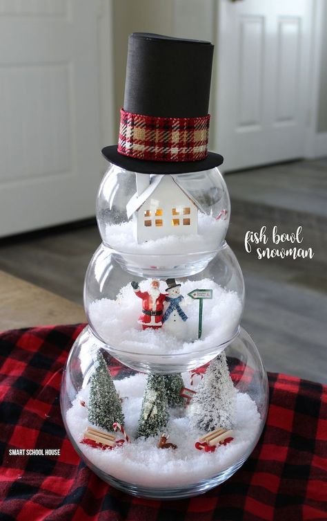 Fish Bowl Snowman - DIY craft for a beautiful and unique indoor Christmas decoration. ADORABLE! Make a little Christmas scene in each bowl. Ideas Decoracion Navidad, Dollar Store Christmas Decorations, Jul Diy, Snowman Crafts Diy, Cute Christmas Decorations, Dollar Store Christmas, Diy Snowman, Snowman Crafts, Indoor Christmas Decorations