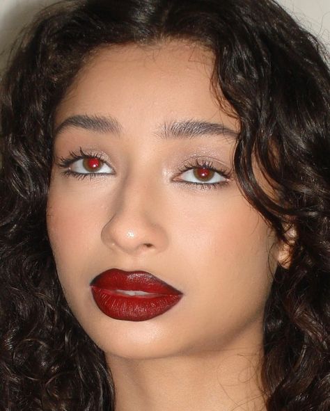 Black Lip Reference, Red Lipstick With Black Liner, Red Lip Dark Liner, Dark Red Lips Makeup, Lip Liner Red Lipstick, Dark Red Lip Makeup Look, Dark Lip Makeup Look, Red Liner Makeup, Dark Red Eye Makeup