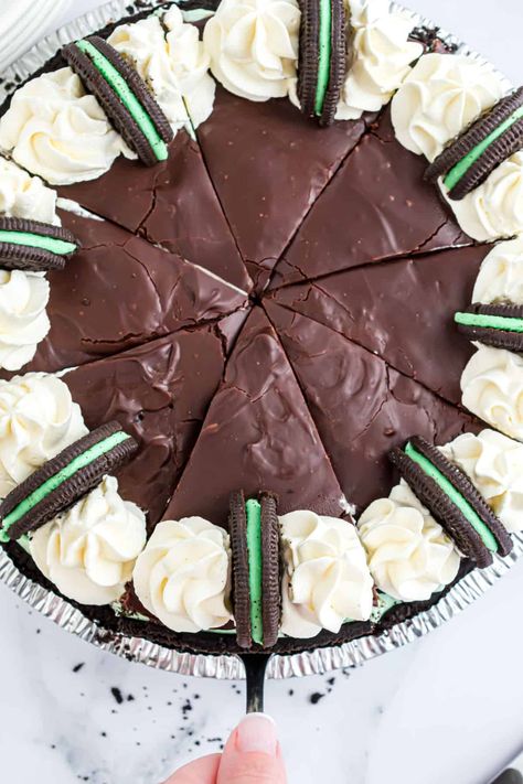 Grasshopper Pie Recipe - Shugary Sweets Grasshopper Pie Recipe, Best No Bake Cheesecake, Raspberry No Bake Cheesecake, Homemade Whipped Cream Recipe, Mint Desserts, Grasshopper Pie, Mint Cheesecake, Oreo Pie, Gooey Butter Cookies