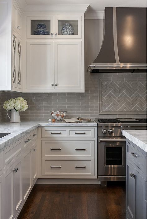 Cabinets Hardware, Kitchen Gray, Kabinet Dapur, Gray Cabinets, Farmhouse Kitchen Cabinets, Kitchen Cabinets Decor, New Kitchen Cabinets, Kitchen Cabinets Makeover, White Kitchen Design