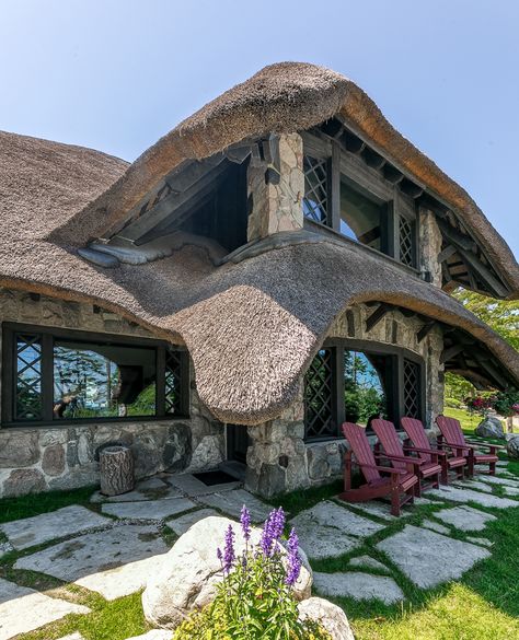 A History of Thatch Roofing – Mountain Architects – Hendricks Architecture Thatched Cottage Floor Plans, Thatched Roof Modern, Thatch Roof Design, Modern Thatched Roof, Diy Thatch Roof, Thatched Roof Architecture, English Cottage Thatched Roof, Irish Homes, Thatched Roof Cottage